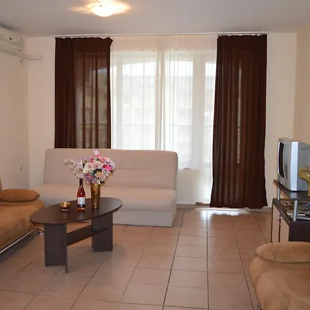 Apartament Bratanov In Summer Dreams *